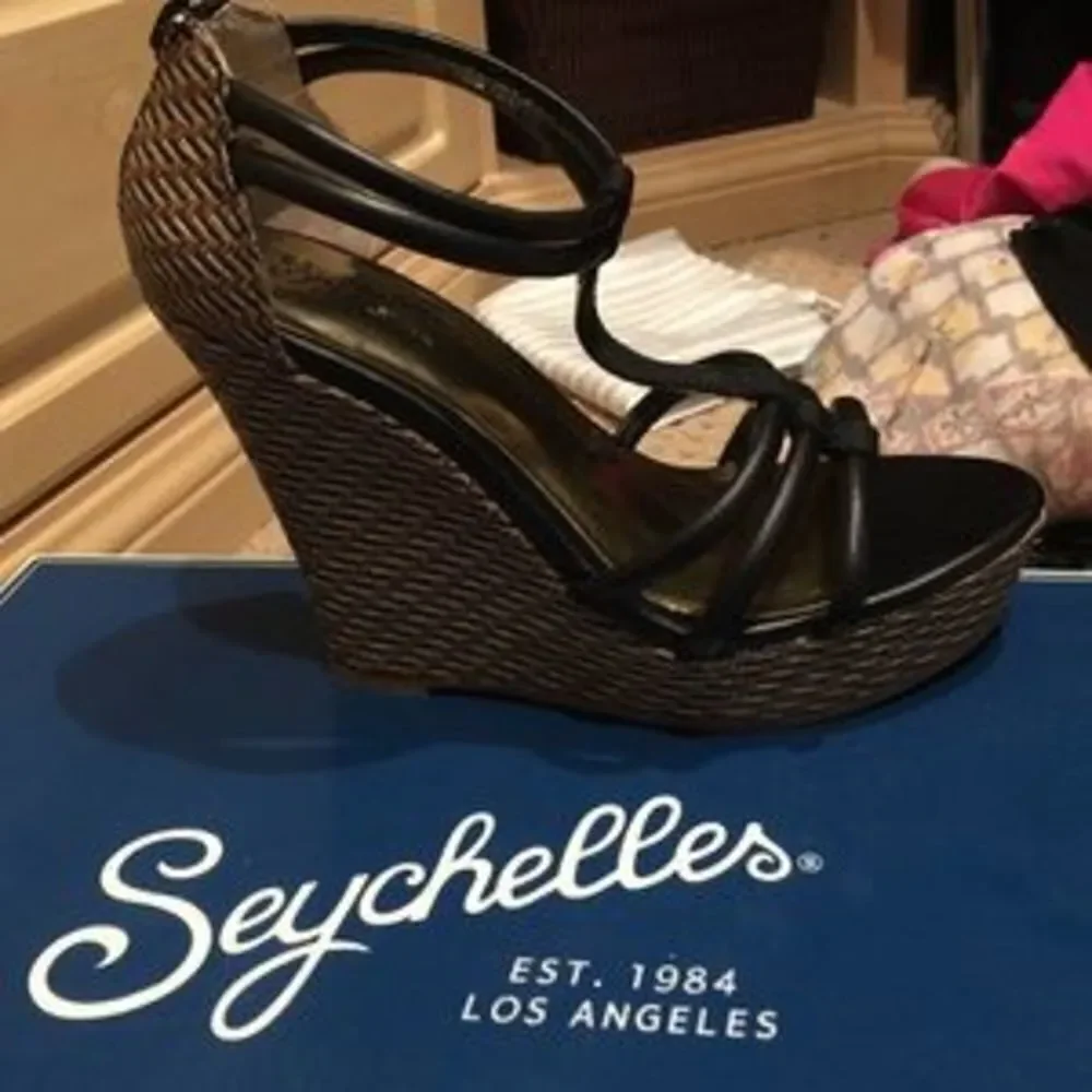 Seychelles wedge shoes brand new 6.5